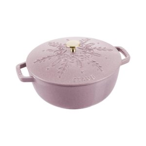 STAUB Öntöttvas főzőedény, zománcozott, 24 cm/3,6 l, "snowflake" hópehely mintás, cseresznyevirág színű