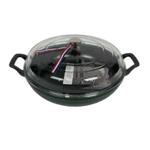 Staub öntöttvas serpenyő 30 cm-es öntöttvas saute serpenyő fedővel – bazsalikom zöld színű